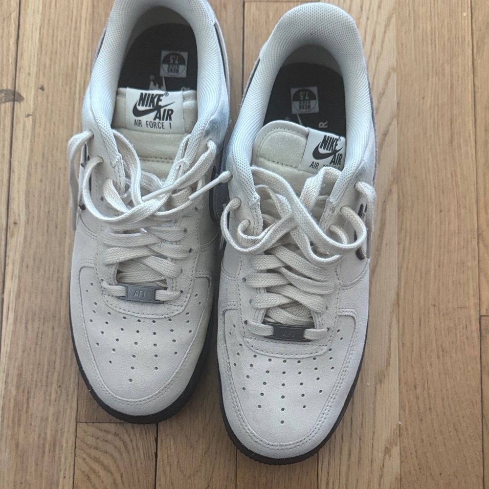 Nike Air Force 1 Men's Cream Sneakers